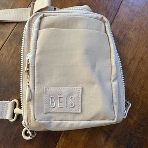 Beis Crossbody